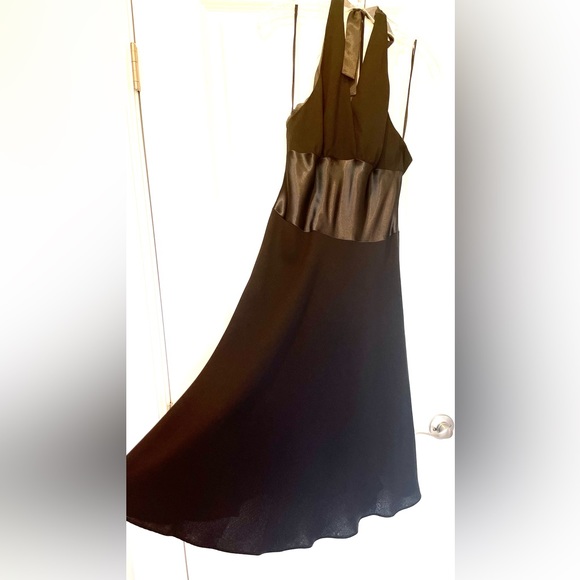 Jones Wear Black V-Neck Halter Cocktail Dress - size 10 - Picture 3 of 8